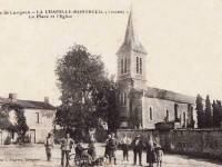 La Chapelle Montreuil - La place et l'église